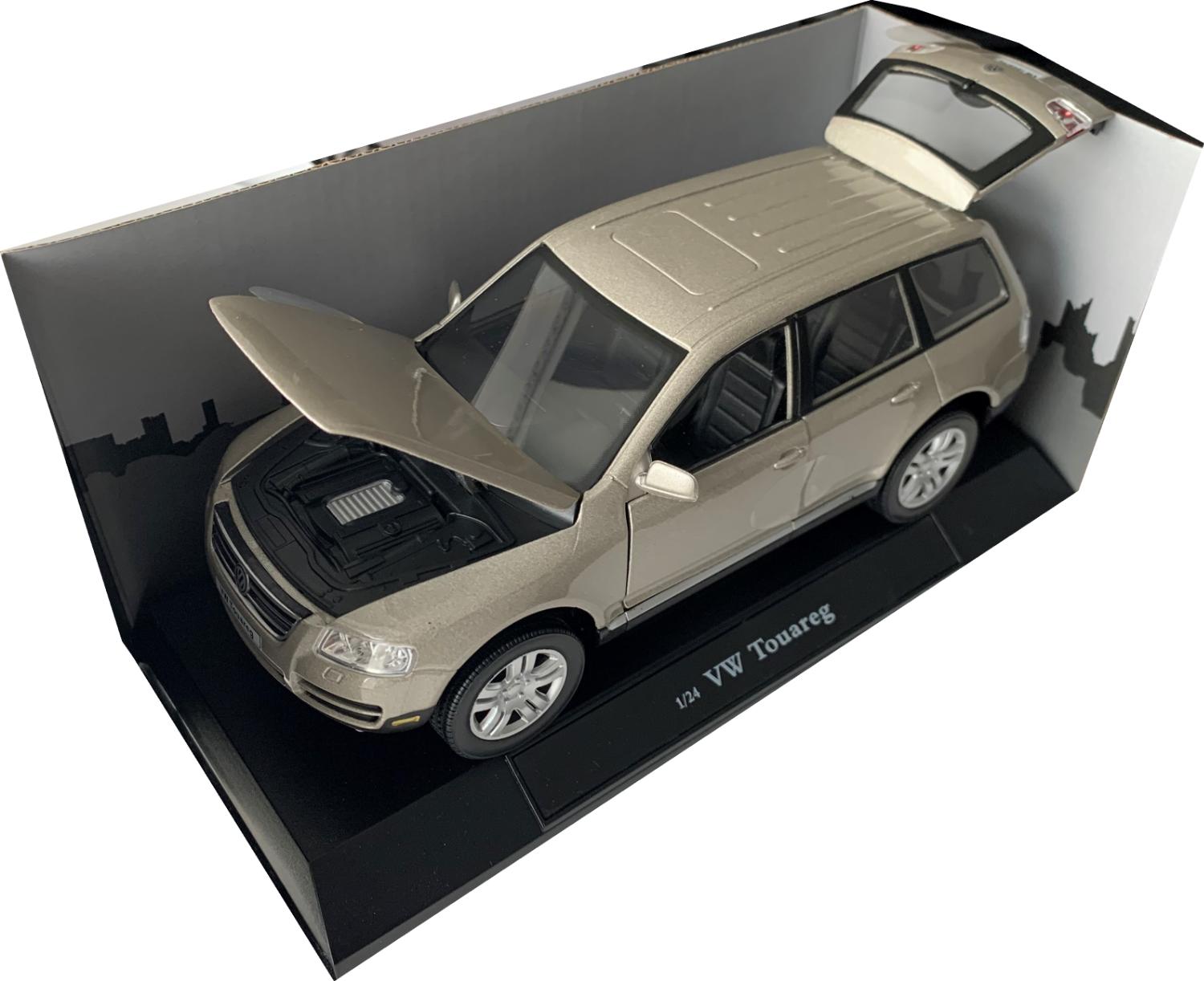 VW Touareg in champagne 1:24 scale model from Cararama