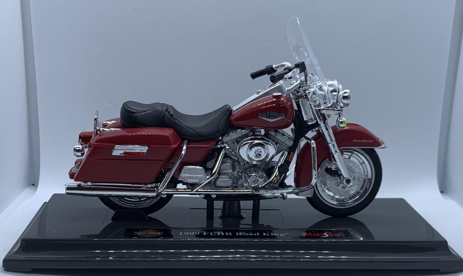 Harley Davidson 1999 FLHR Road King in Red 1:18 scale model from Maisto, 20111