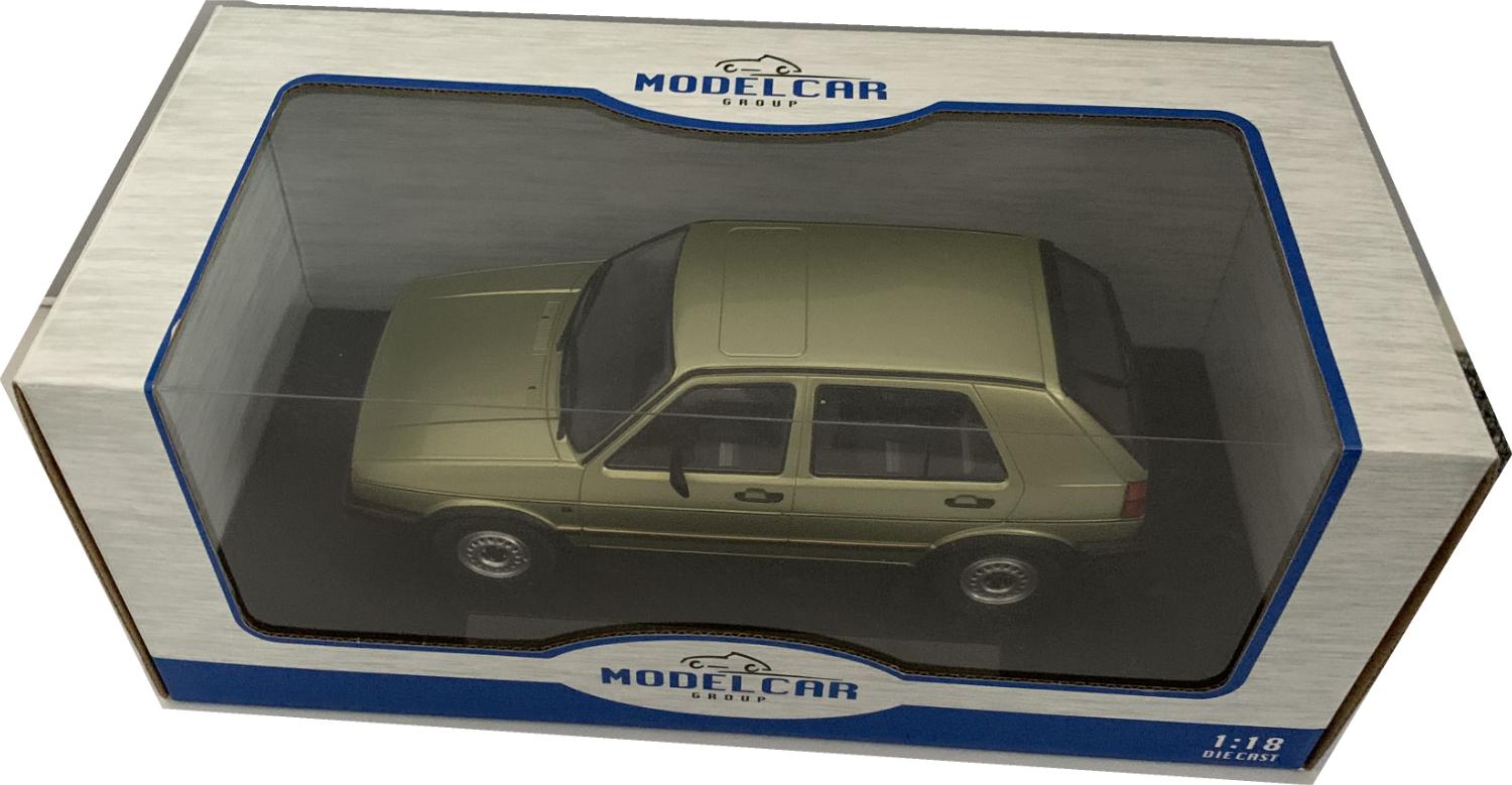 An excellent scale model of the VW Golf II GTI with high level of detail throughout, all authentically recreated. Model is presented in a window display box.  The car is approx. 22 cm long and the presentation box is 31 cm long