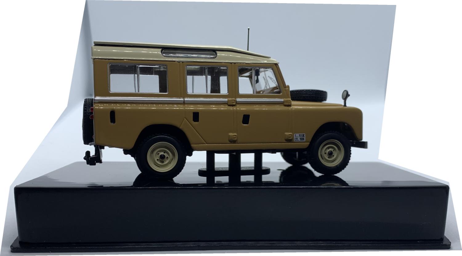 Land Rover Series II 109 Station Wagon 4x4 1958 in beige 1:43 scale model from IXO