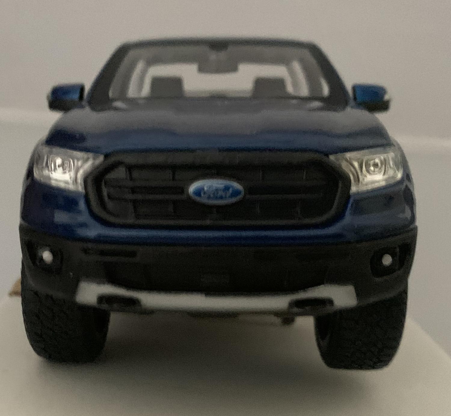 A good reproduction of the Ford Ranger with detail throughout, all authentically recreated.  The model is presented in a window display box, the car is approx. 19.5 cm long and the presentation box is 24 cm long