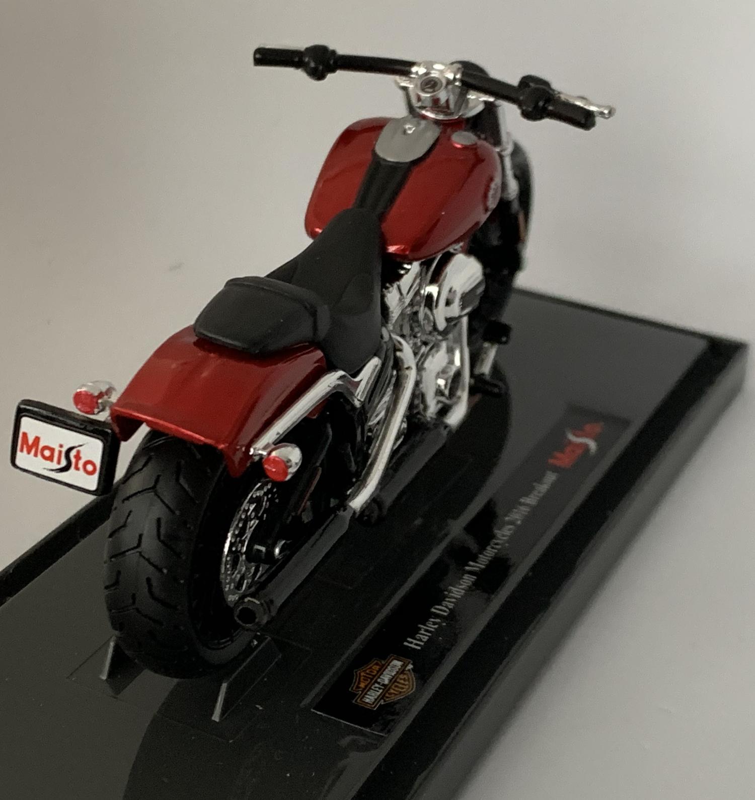 Harley Davidson 2016 Breakout in red 1:18 scale model from Maisto