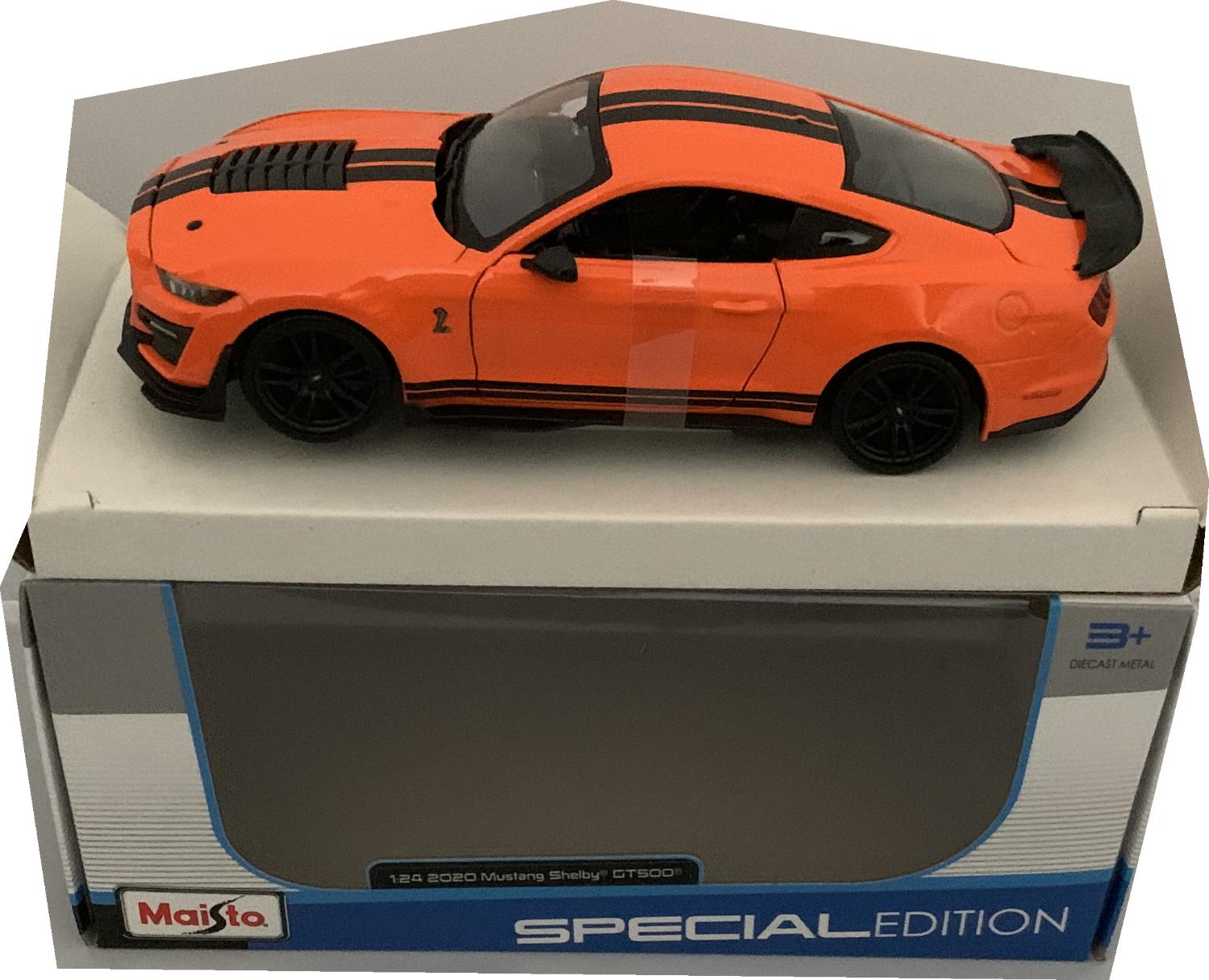 A good reproduction of the Ford Mustang Shelby GT500 with detail throughout, all authentically recreated.  The model is presented in a window display box, the car is approx. 20 cm long and the presentation box is 23 cm long