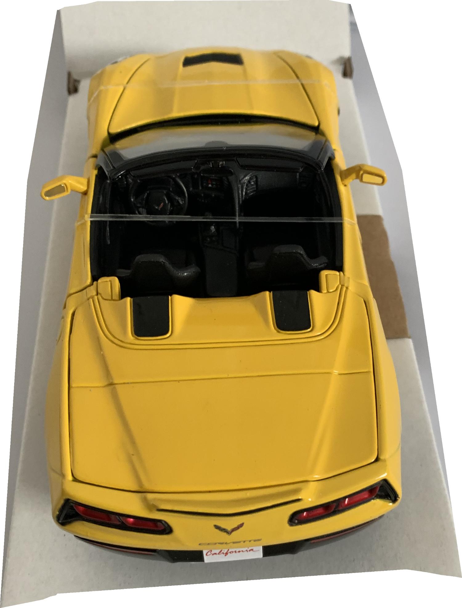 Chevrolet Corvette Stingray Convertible 2014 in yellow 1 :24 scale model from Maisto
