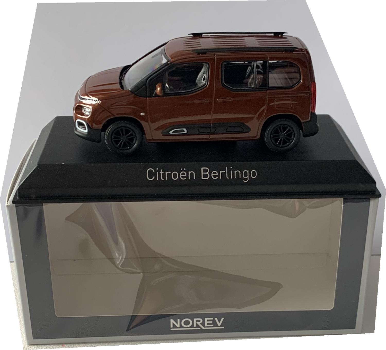 An excellent reproduction of the Citroen Berlingo with detail throughout, all authentically recreated.  Model is mounted on a removable plinth with a removable hard plastic cover