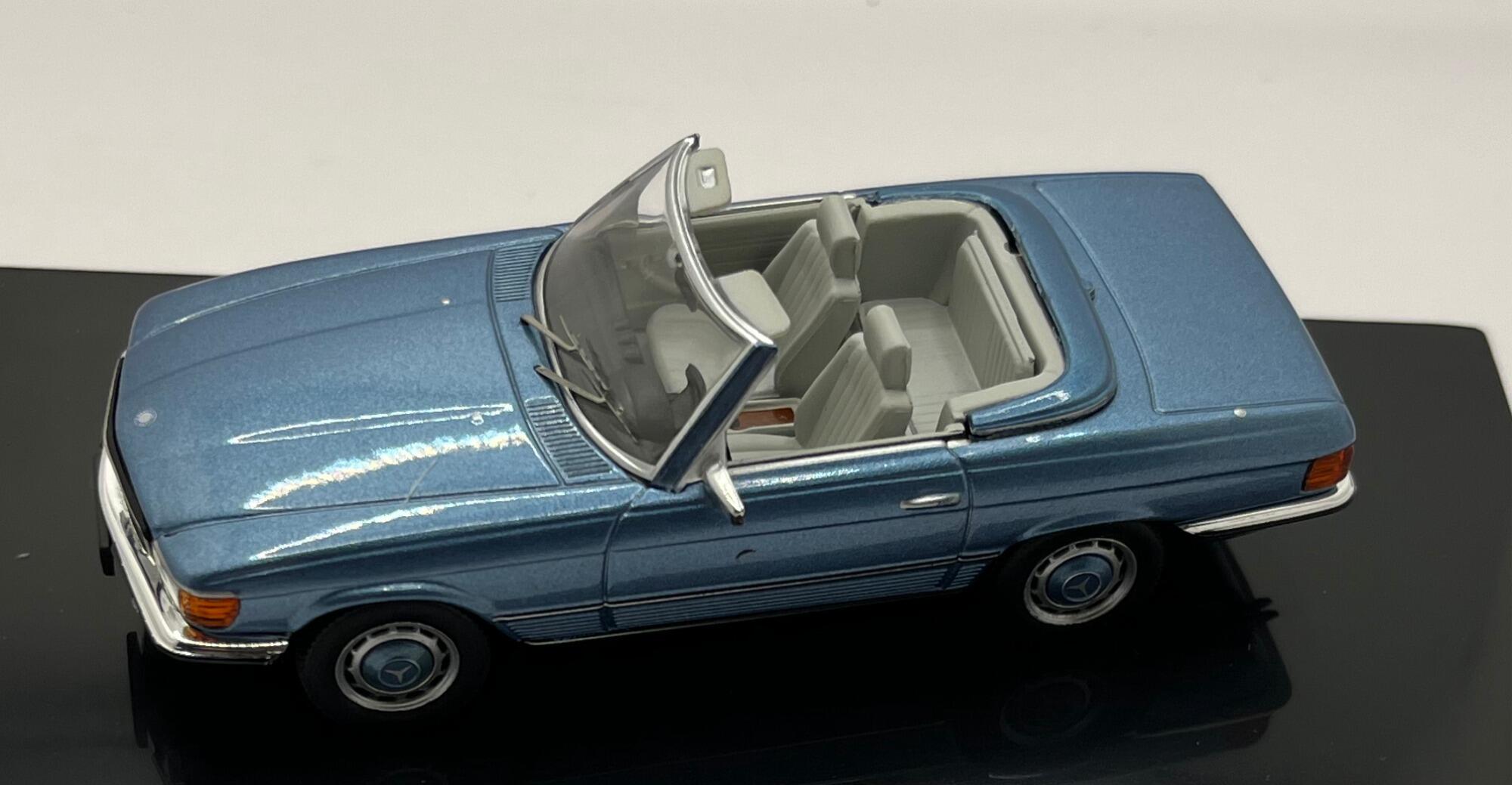 Mercedes Benz 280 SL (R107) 1979 in metallic light blue 1:43 scale diecast car model form IXO, CLC458N