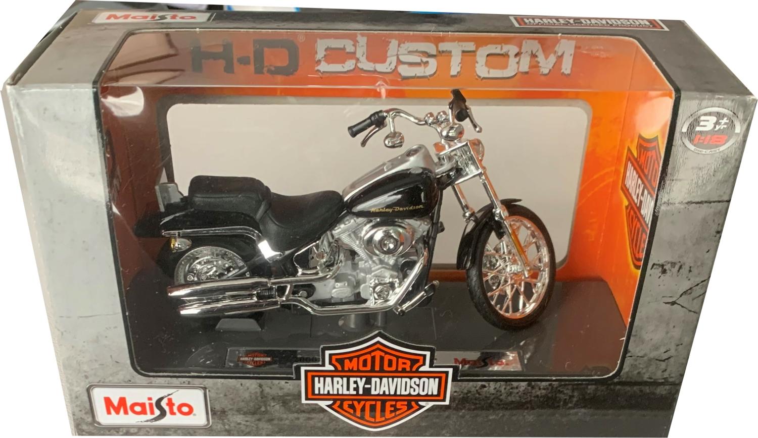 Harley Davidson 2000 FXSTD Softail Deuce in black 1:18 scale model from Maisto