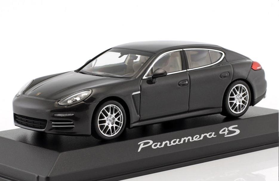 Porsche Panamera 4S 2nd Generation 2014 in carboxylic grey