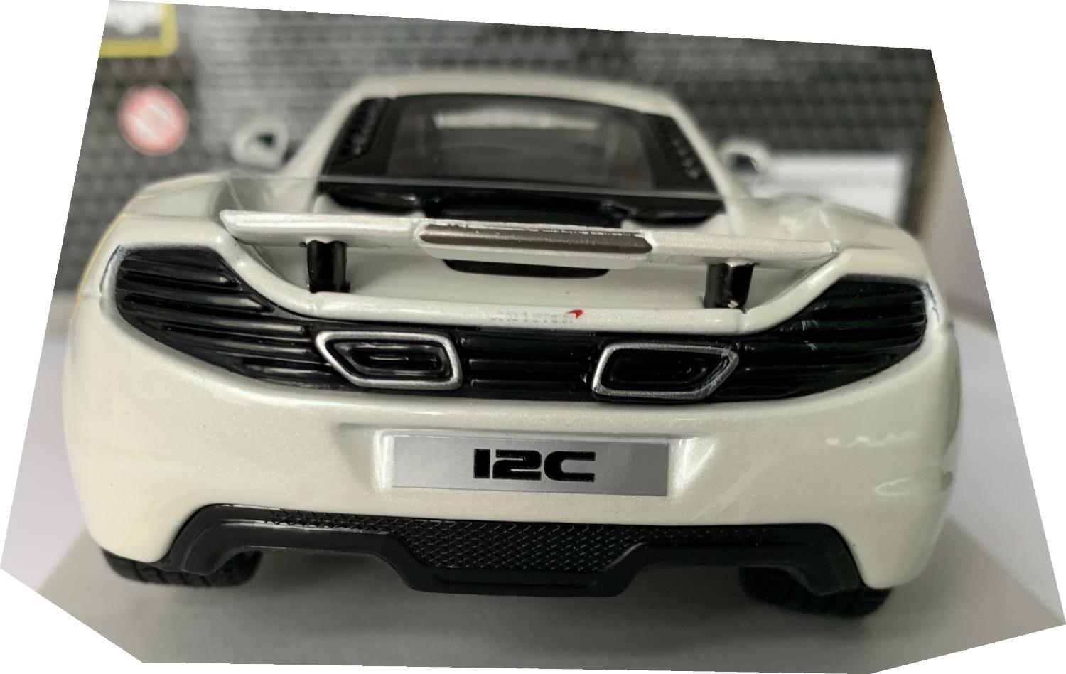 An excellent reproduction of the McLaren 12C with high level of detail throughout, all authentically recreated. The model is presented in a window display box, the car is approx. 18 cm long and the presentation box is 23 cm long