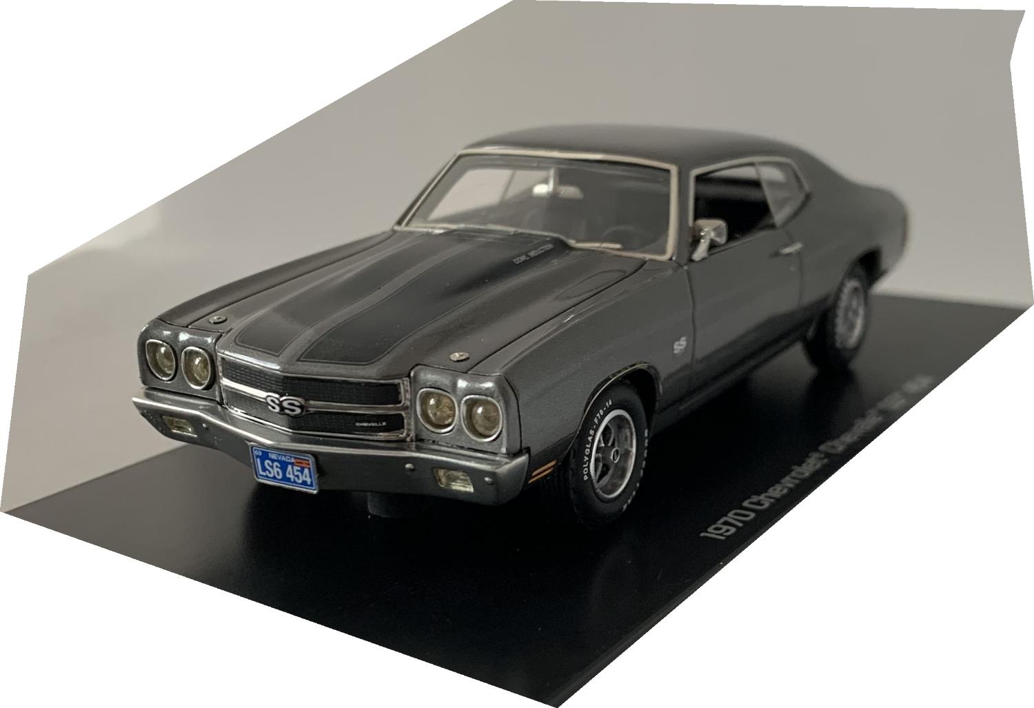An excellent reproduction of the Chevrolet Chevelle SS 454 with detail throughout, all authentically recreated.  Model is mounted on a removable plinth with a removable hard plastic cover