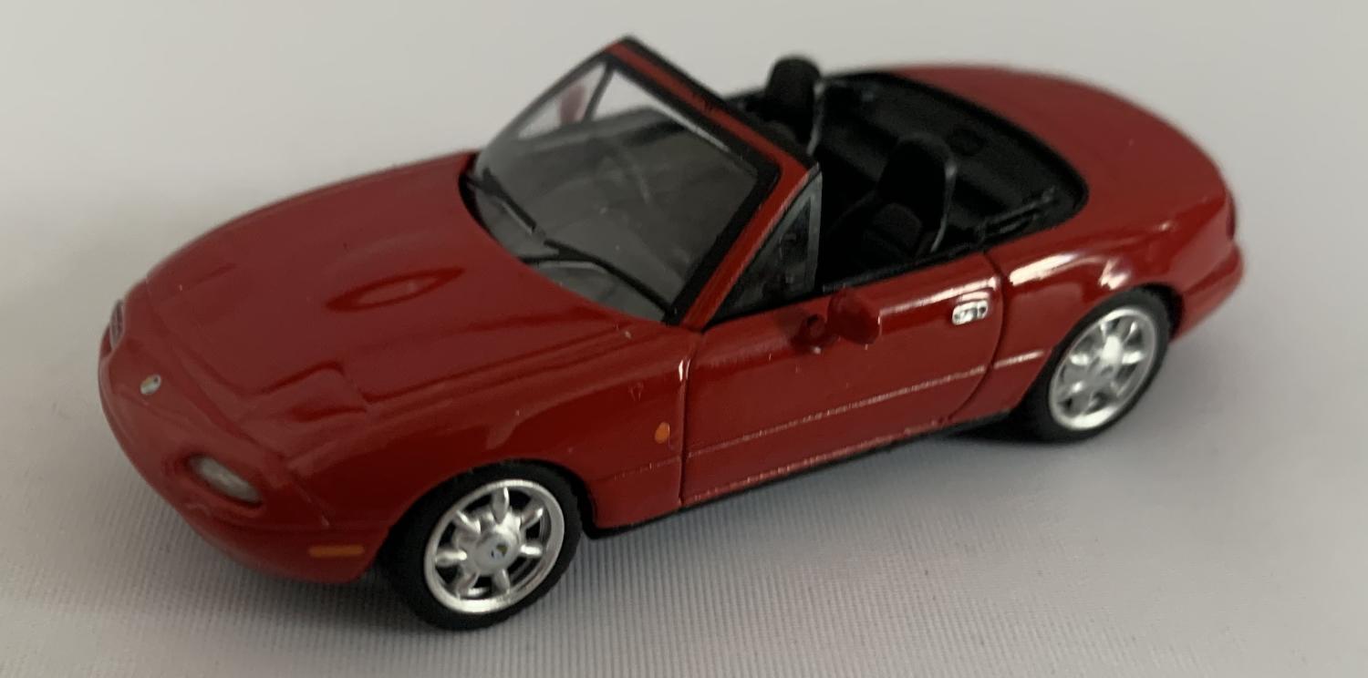 Eunos Roadster (MX5) in classic red, 1:64 scale model from Mini GT