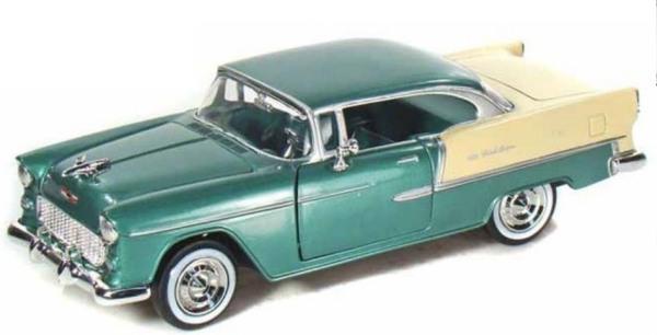 Chevrolet Bel Air Hard Top 1955 in green and beige 1:24 scale model from Motormax