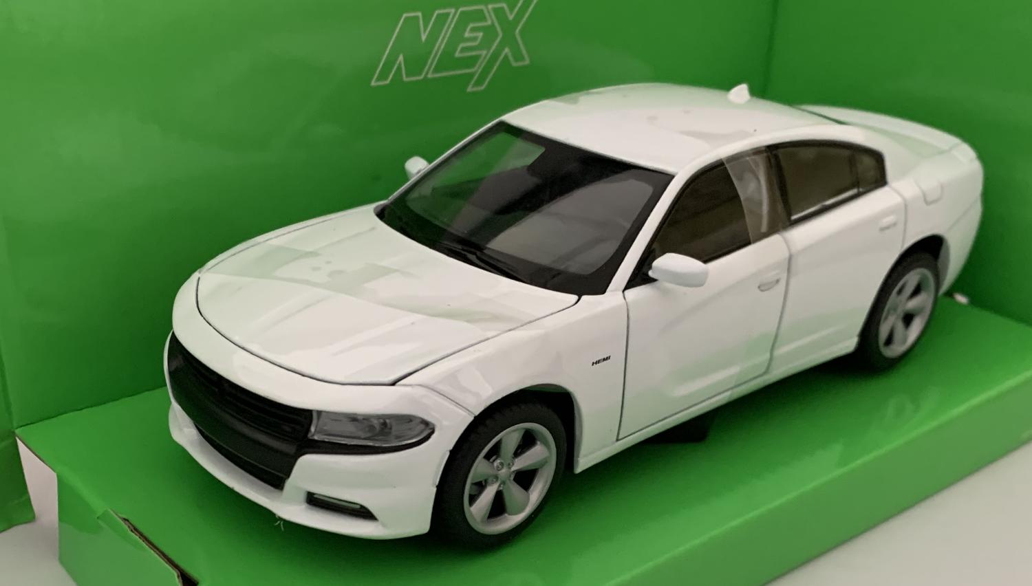 Dodge Charger R/T 2016 in white 1:24 scale model car from Welly, WEL24079