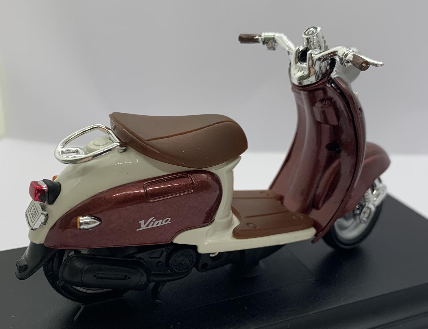 Yamaha Vino YJ50R 1999 in brown - copper & cream 1:18 scale welly model scooter