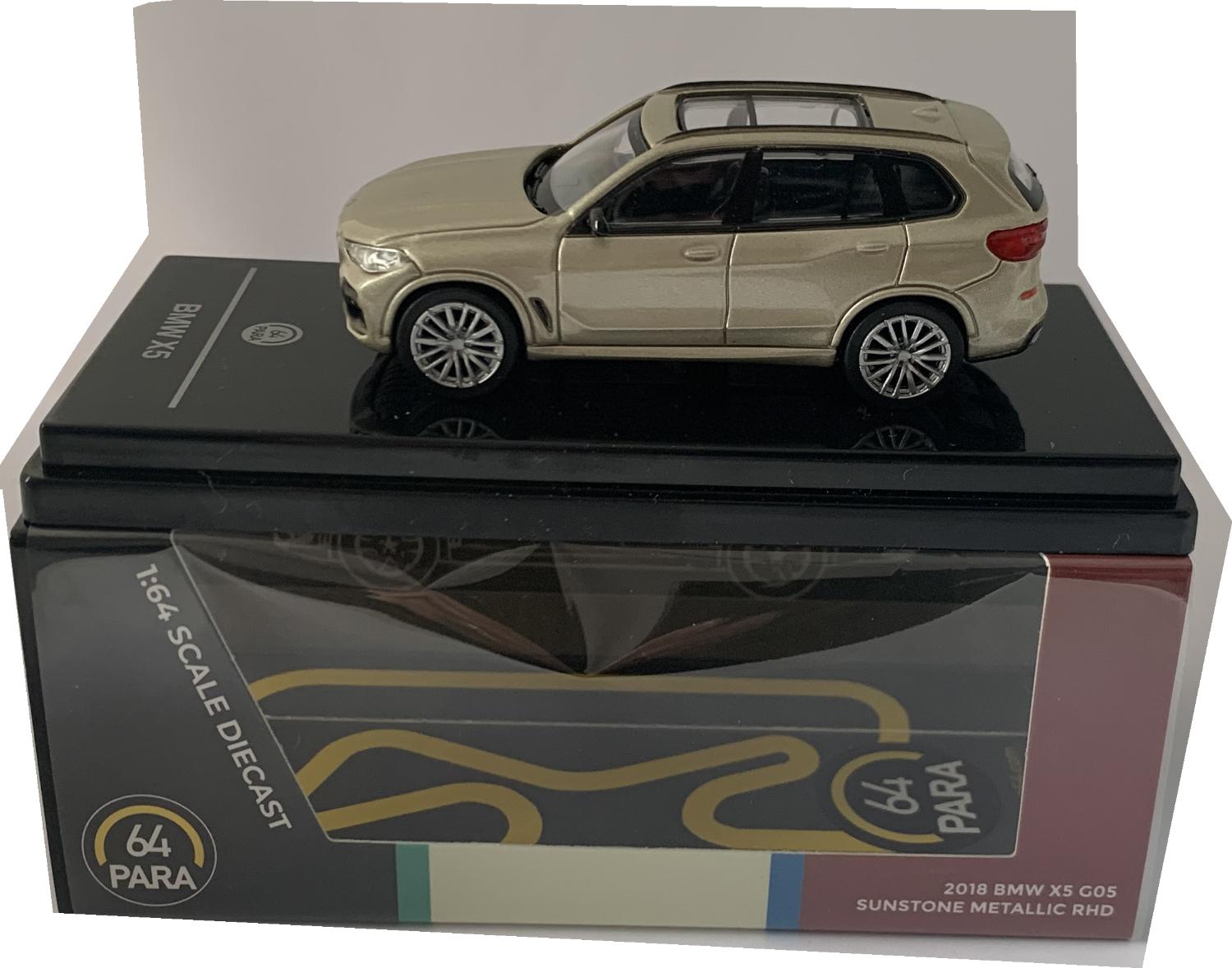 good reproduction of the BMW X5 mounted on a removable plinth and a removable hard plastic cover