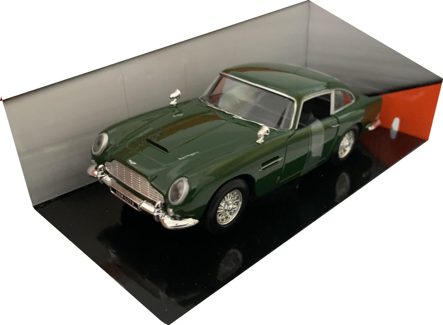 Aston Martin DB5 in green 1:24 scale diecast classic car model from Motormax, timeless legends