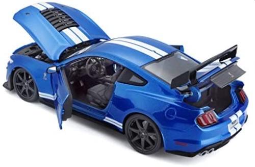 An excellent scale model of the Ford Mustang Shelby GT500 with high level of detail throughout, all authentically recreated.  Model is presented in a window display box.