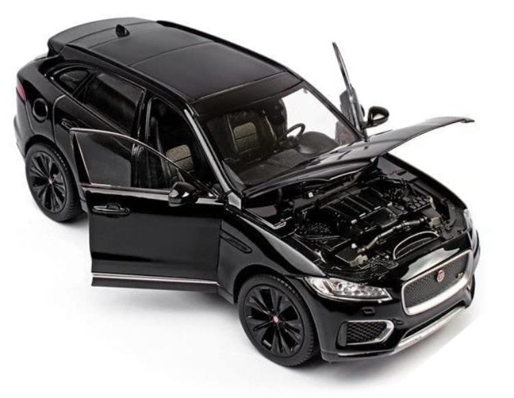 An excellent reproduction of the Jaguar F Pace with high level of detail throughout, all authentically recreated.  Model is presented in a window display box, the car is approx. 18.5 cm long and the presentation box is 23 cm long