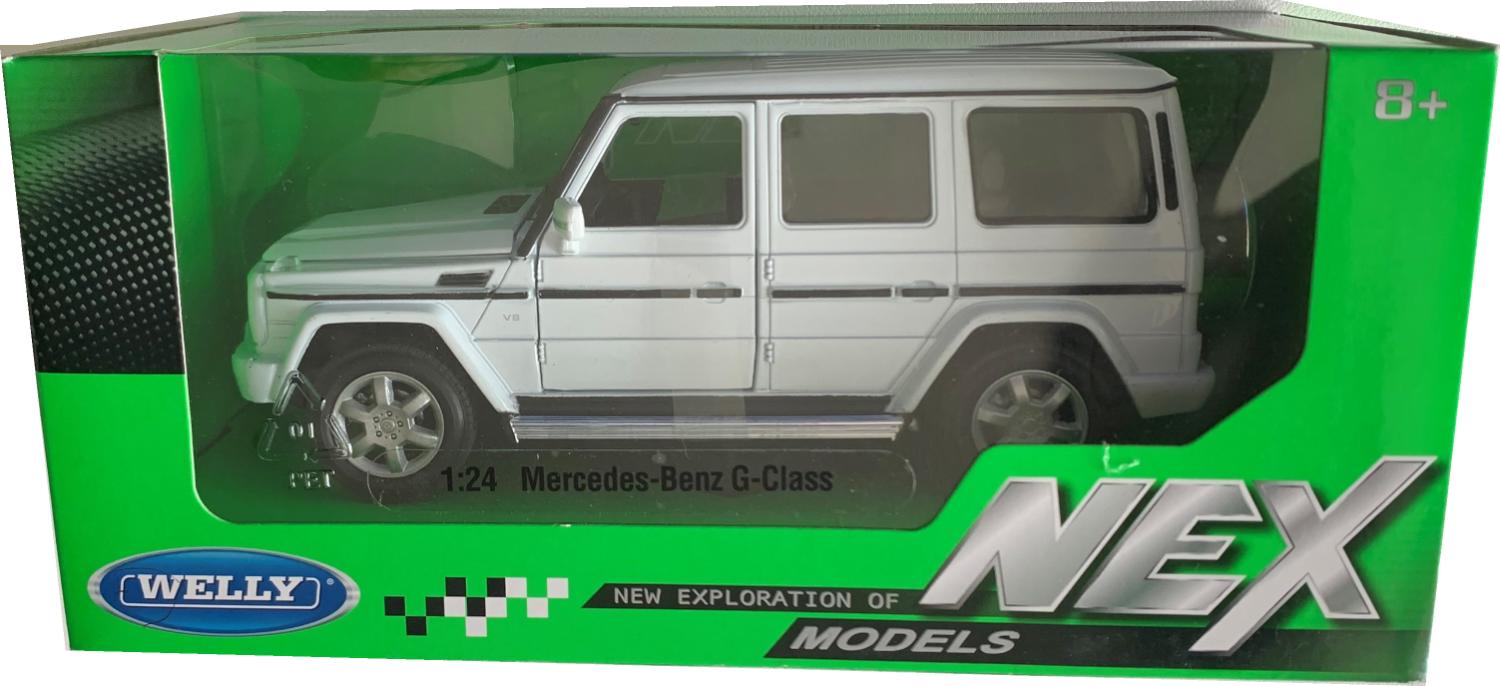 Mercedes Benz G Class, G500 V8 in white 1:24 scale model from Welly