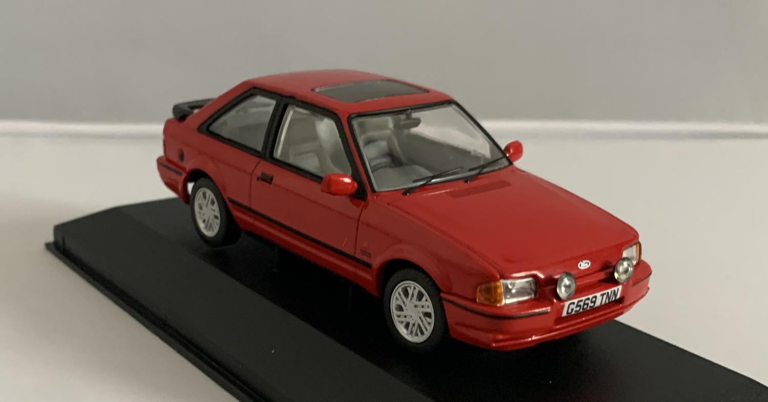 Ford Escort mk 4 XR3i (1990 Model Year Specification) in radiant red 1:43 scale model from Corgi Vanguards  limited edition model