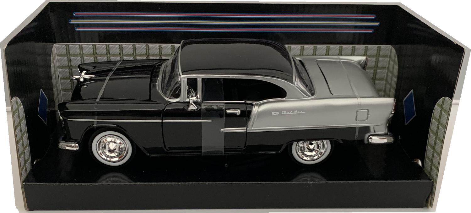 Chevrolet Bel Air 1955 in black / silver 1:24 scale model from Motormax
