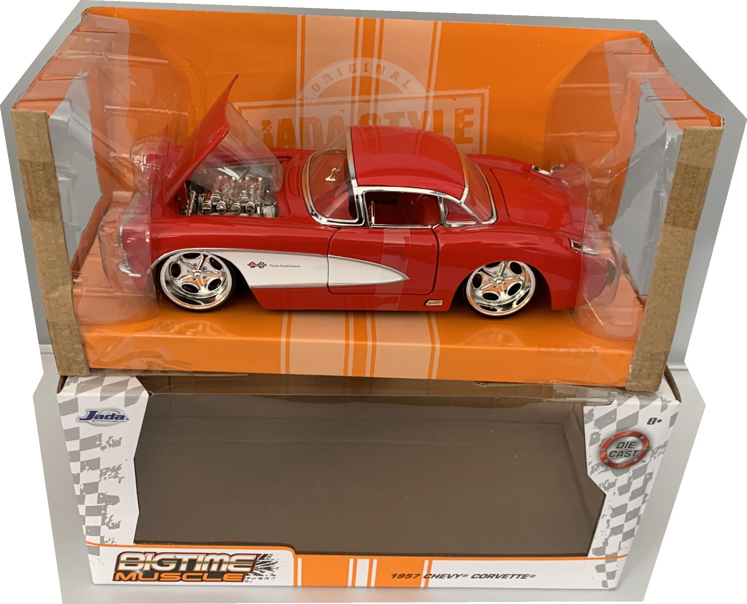 A good reproduction of the Chevy Corvette with detail throughout, all authentically recreated.  Model is presented in a window display box, the car is approx. 20 cm long and the presentation box is 25 cm long