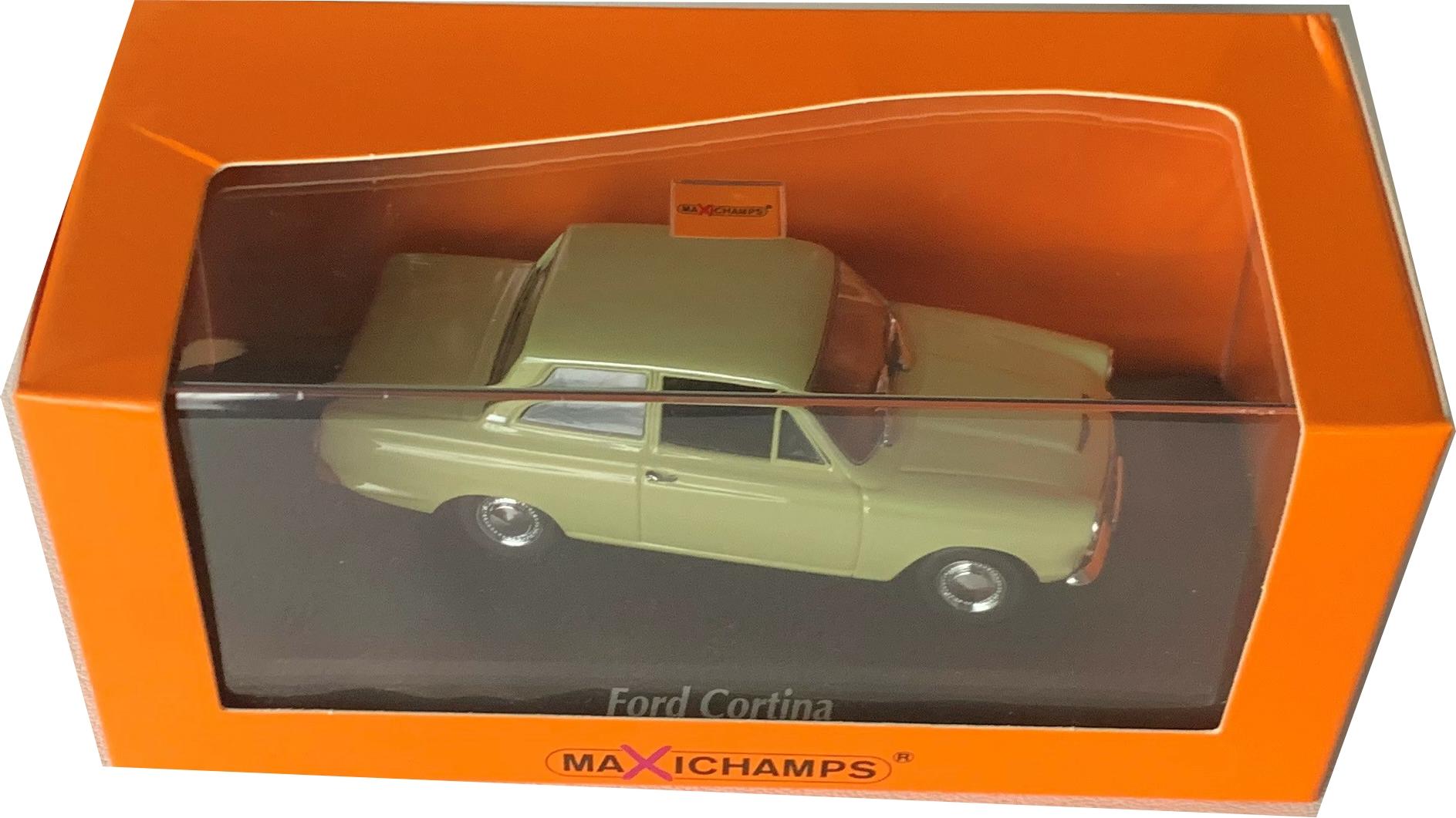 Ford Cortina mk 1, 2 door in green 1962, 1:43 scale model from Maxichamps