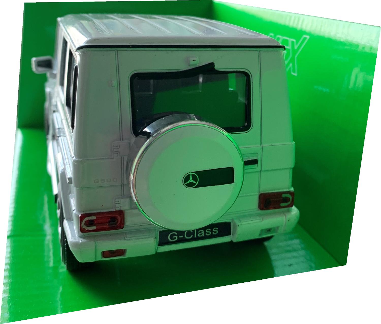 Mercedes Benz G Class, G500 V8 in white 1:24 scale model from Welly
