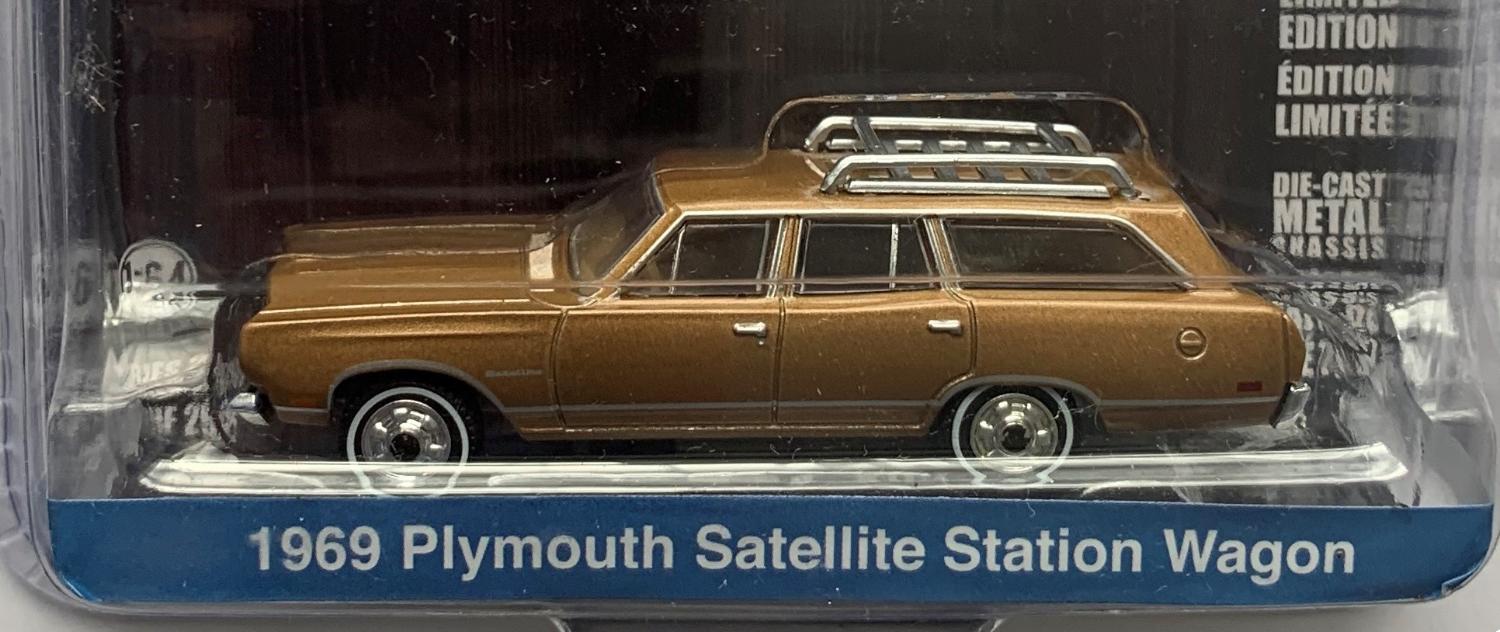 The Brady Bunch 1969 Plymouth Satellite Station Wagon 1:64 scale ...