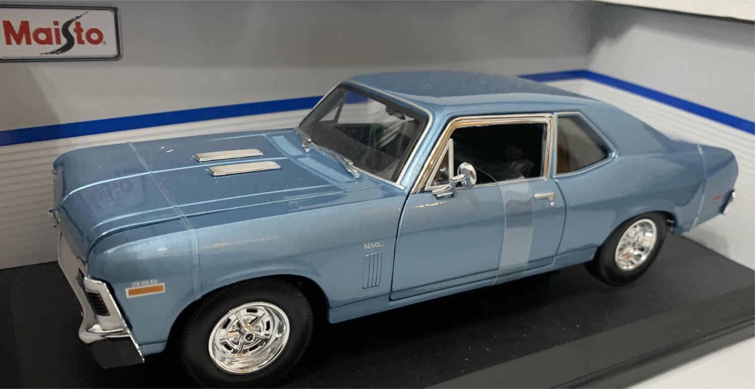 Chevrolet Nova SS Coupe 1970 in blue 1:18 scale model from Maisto