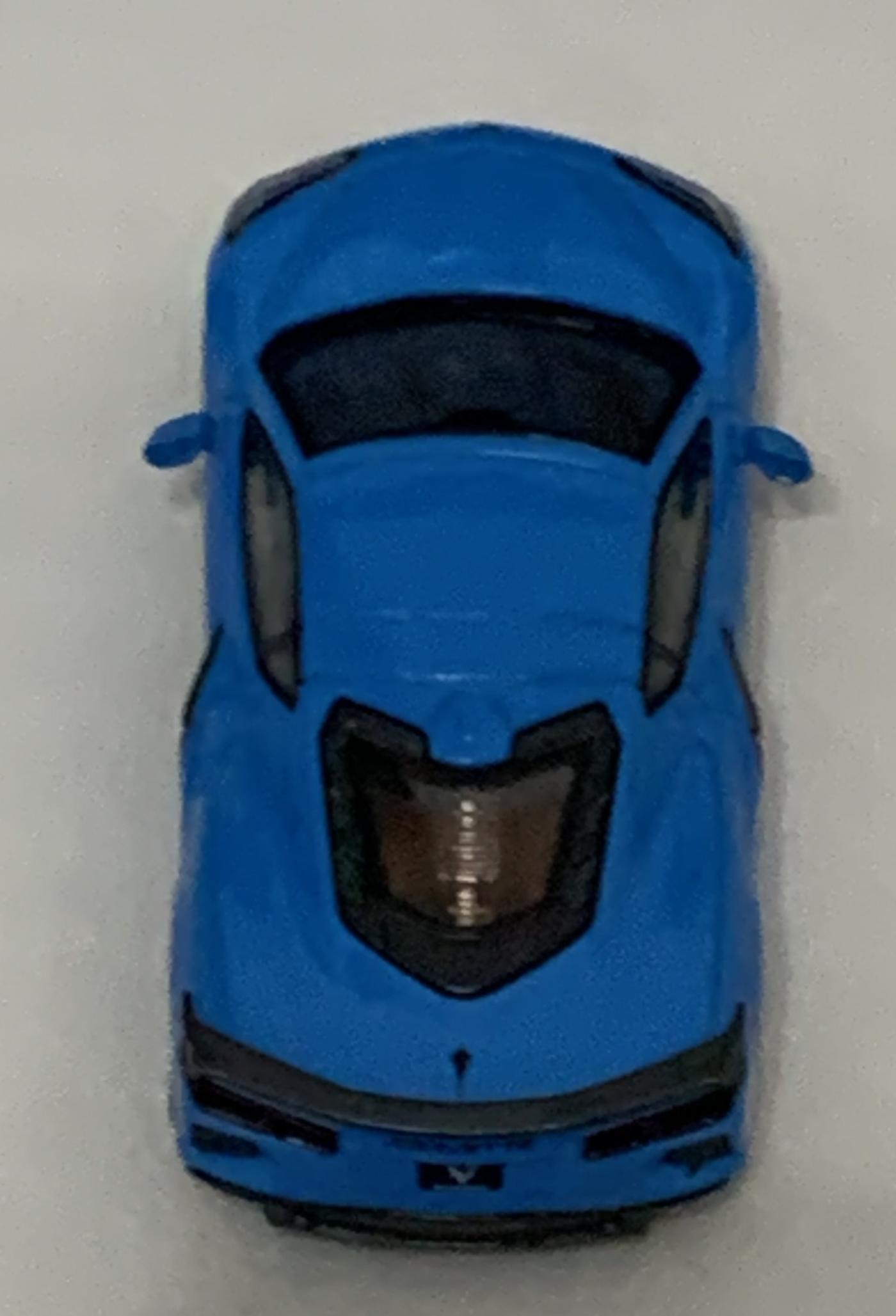 A good reproduction of the Chevrolet Corvette with detail throughout, all authentically recreated.  The model is presented in a box, the car is approx. 7 cm long and the box is 10 cm long