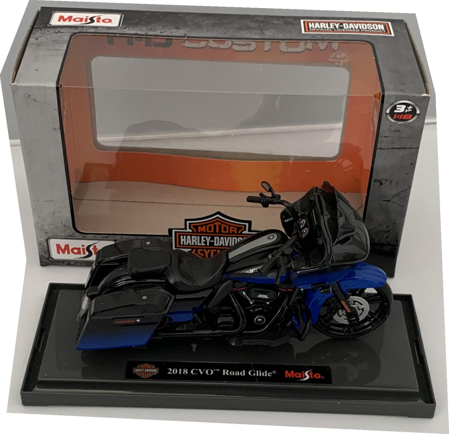 Harley Davidson 2018 CVO Road Glide in blue 1:8 scale model from Maisto