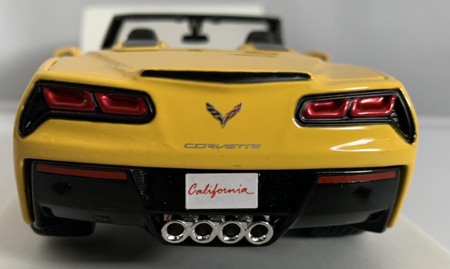 Chevrolet Corvette Stingray Convertible 2014 in yellow 1 :24 scale model from Maisto, 31501