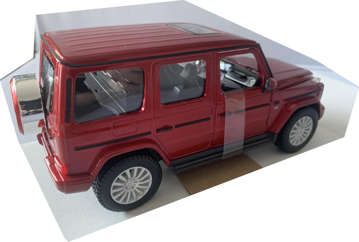 Mercedes Benz G Class 2019 in metallic red 1:24 scale diecast model from Maisto