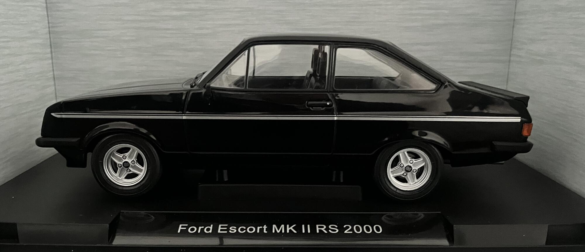 Ford Escort mk2 RS2000 1977 in black, 118 scale diecast car model from
