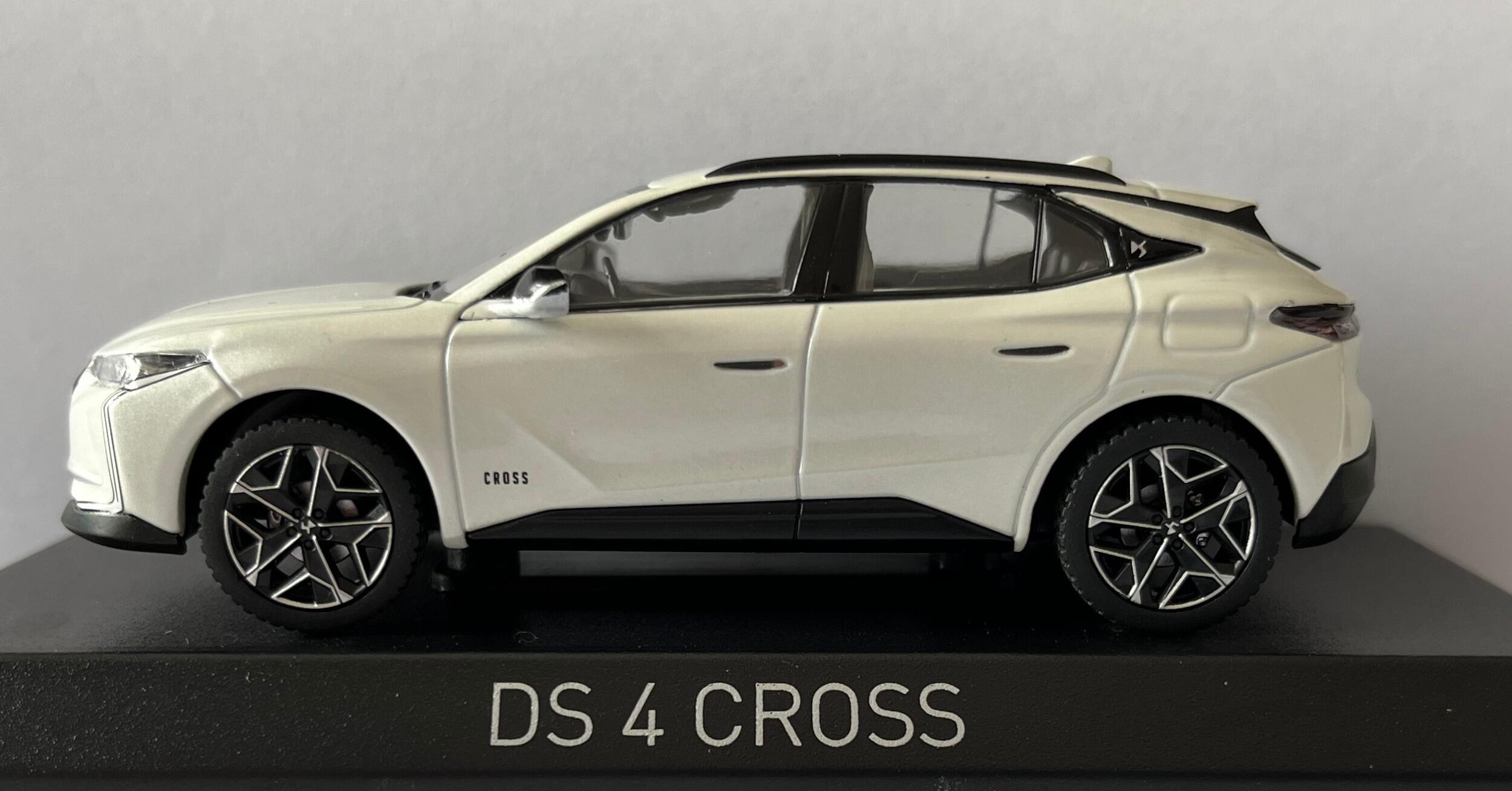 DS 4 Cross E-Tense 2021 in pearl white, 1:43 scale diecast car model from Norev, 170045