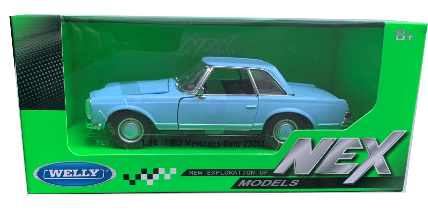 An excellent reproduction of the Mercedes Benz 230 SL with high level of detail throughout, all authentically recreated.  The model is presented in a window display box, the car is approx. 18 cm long and the presentation box is 23 cm long