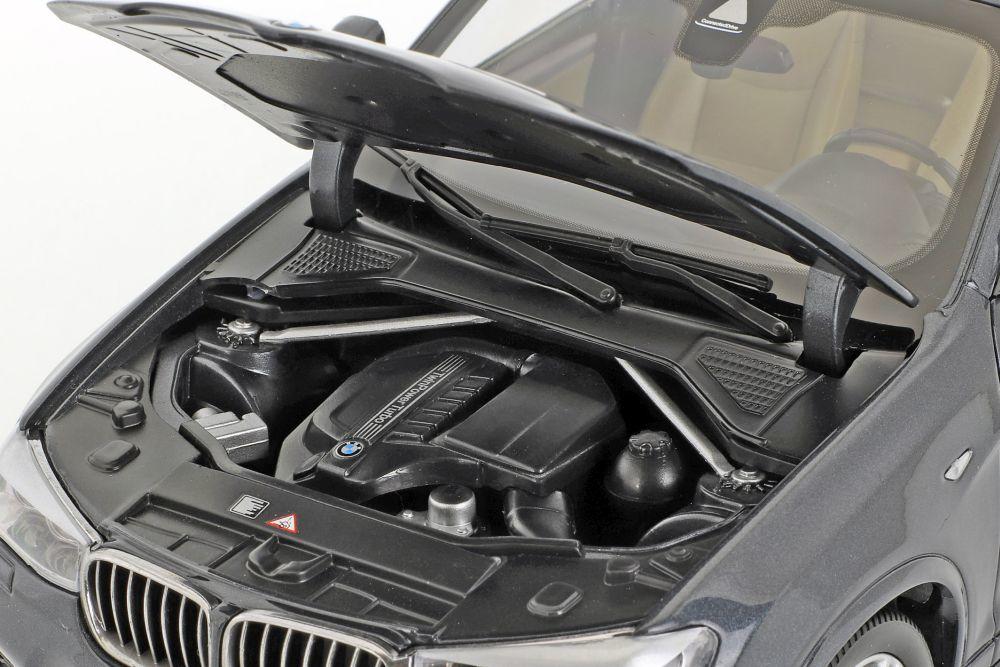 BMW X4 (F26) in sophisto grey 2015, 1:18 scale model,