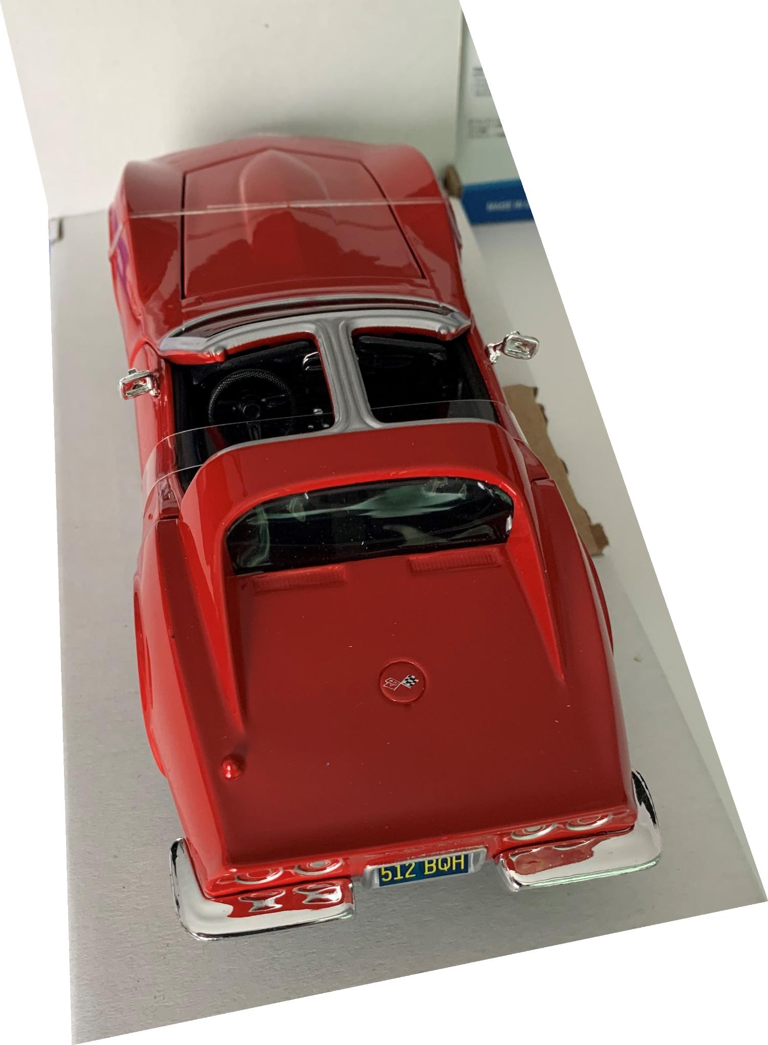 Chevrolet Corvette Stingray 1970 in red 1:24 scale model from Maisto