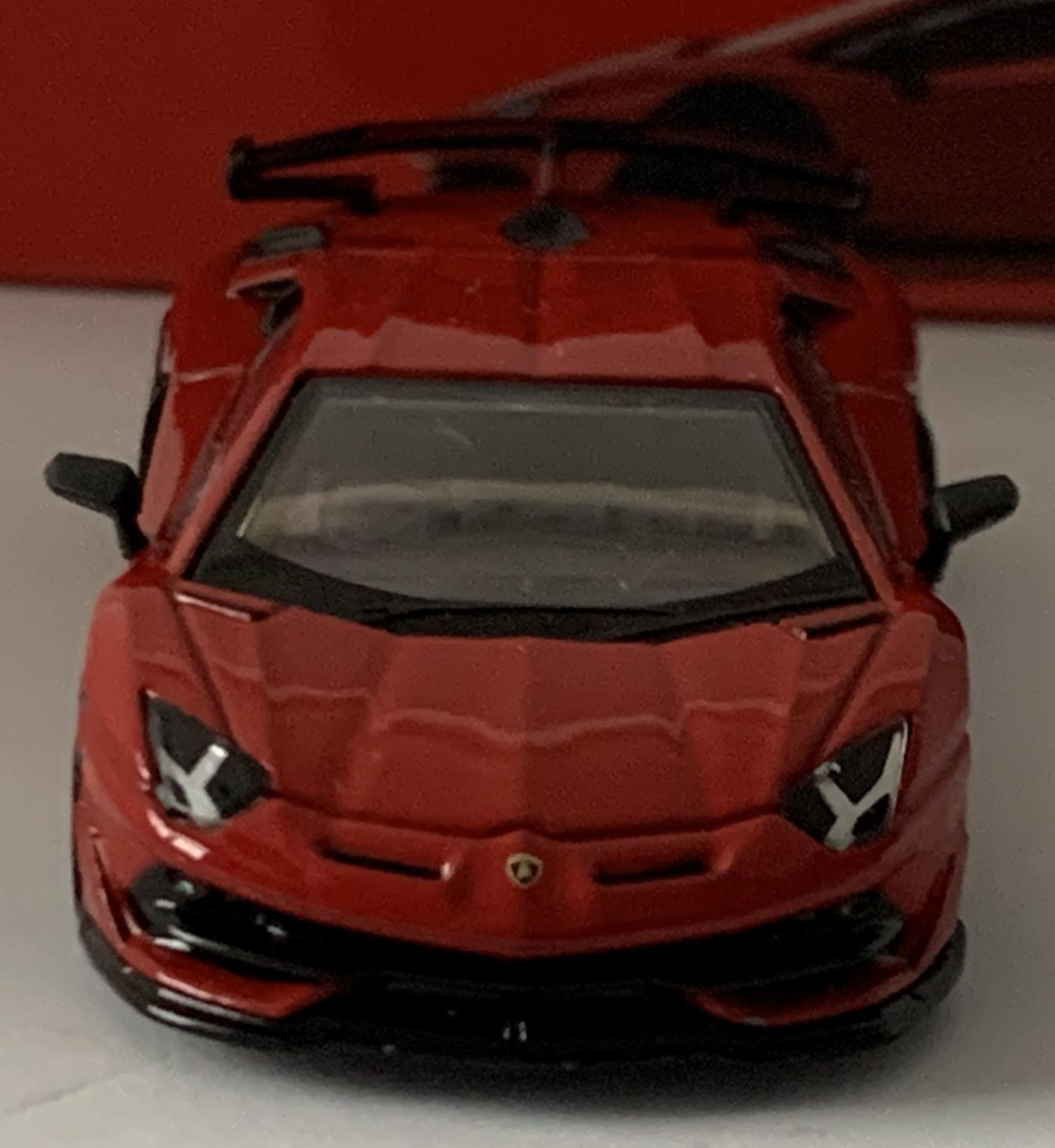 A good reproduction of the Lamborghini Aventador SVJ with detail throughout, all authentically recreated. The model is presented in a box, the car is approx. 7.5 cm long and the box is 10 cm long