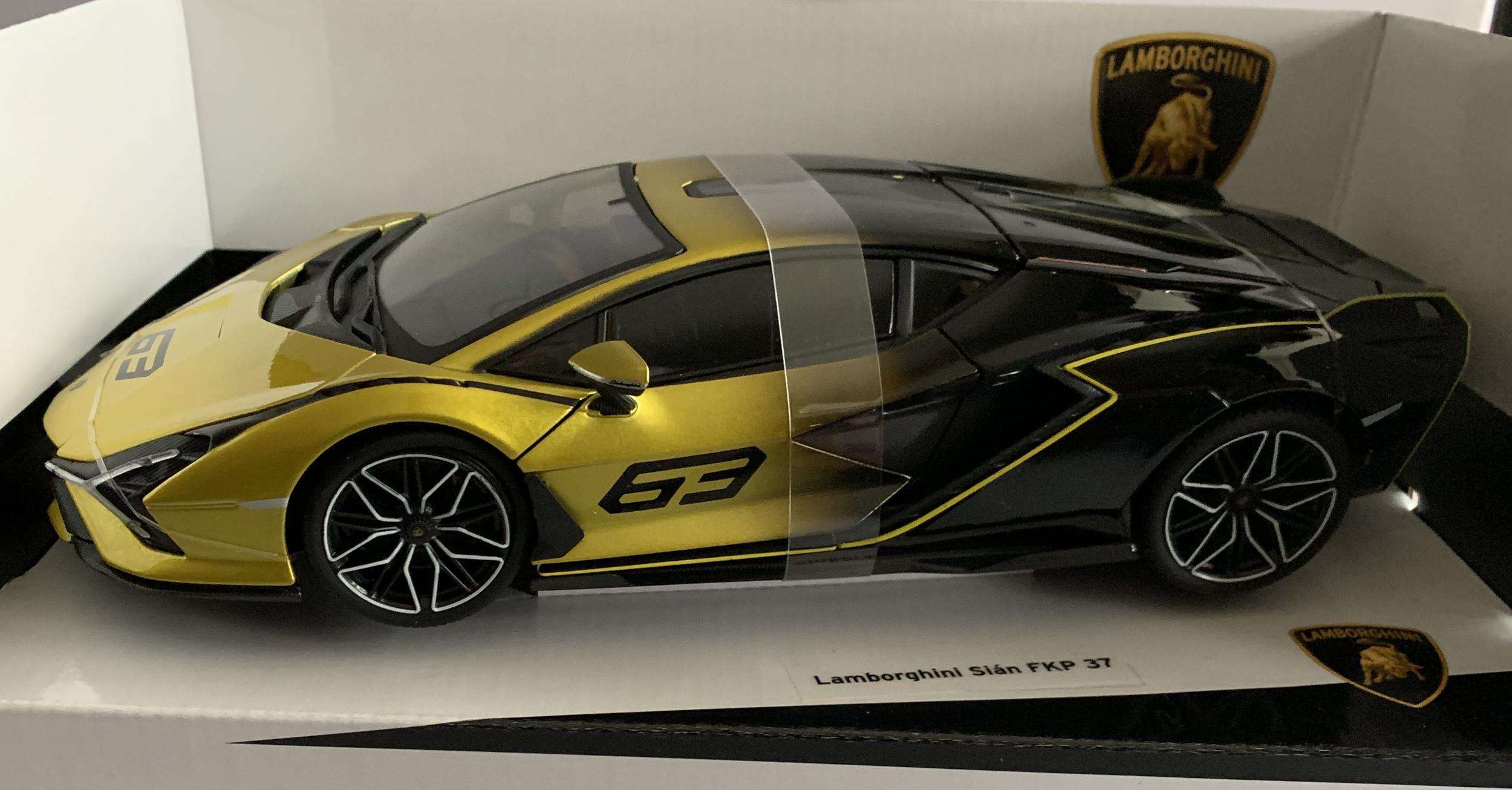 Lamborghini Sian FKP 37 in yellow fade #63 2020 1:18 scale model from Bburago