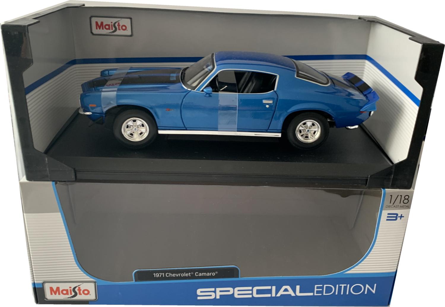 An excellent scale model of the Chevrolet Camaro Z/28 with high level of detail throughout, all authentically recreated.   Model is presented on a removable plinth in a window display box.  The car is approx. 26 cm long and the presentation box is 33 cm long