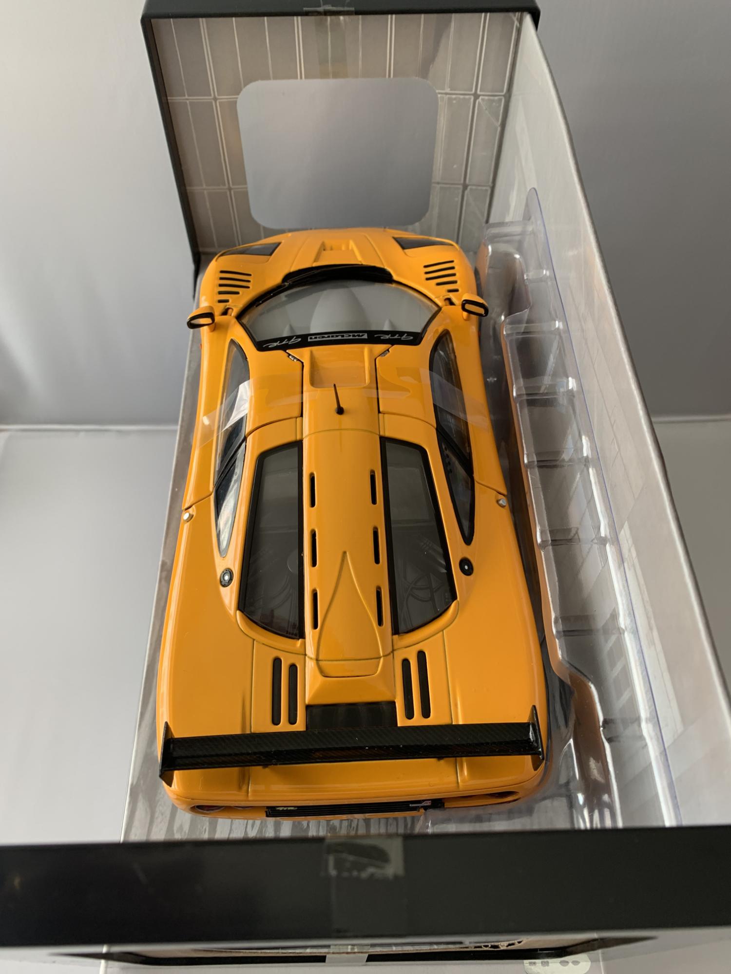 An excellent scale model of the McLaren F1 GTR with high level of detail throughout, all authentically recreated.  Model is presented in a window display box.   The car is approx. 24 cm long and the presentation box is 31 cm long