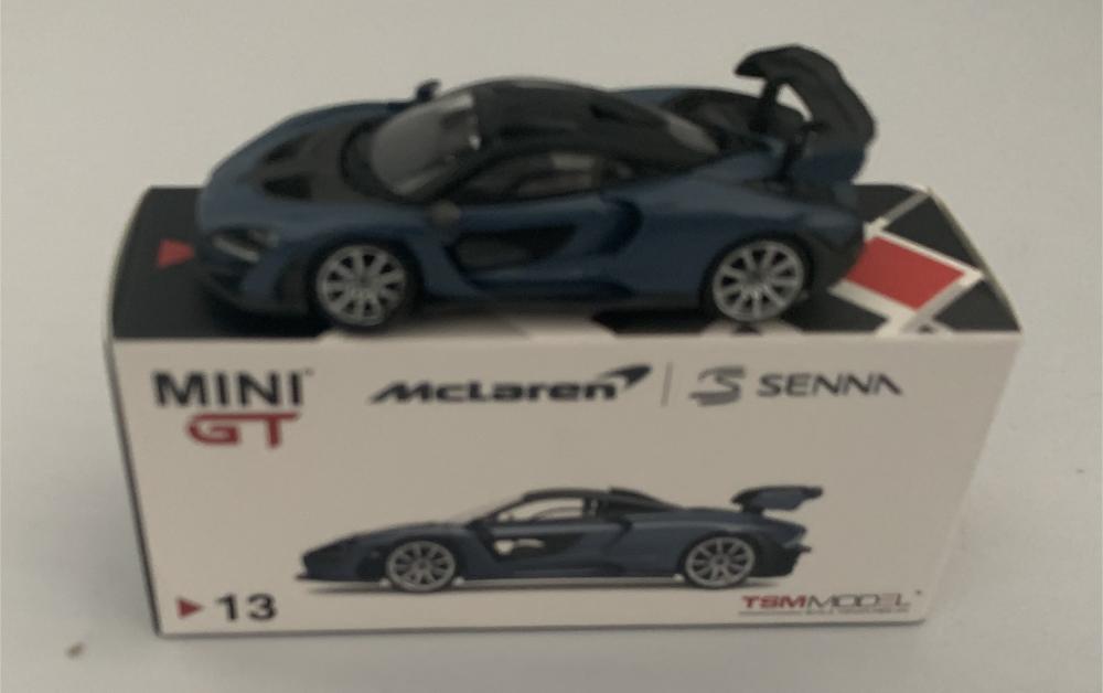 A good reproduction of the McLaren Senna with detail throughout, all authentically recreated.  The model is presented in a box, the car is approx. 7.5 cm long and the box is 10 cm long
