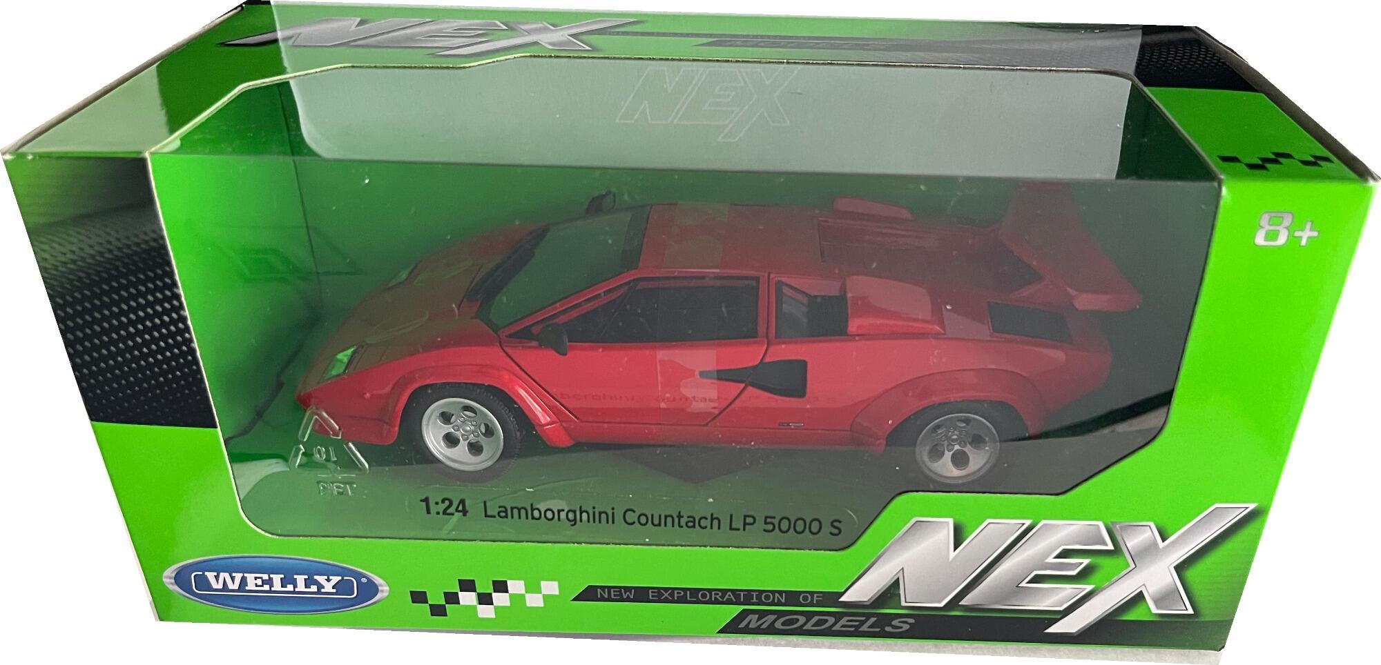 An excellent reproduction of the Lamborghini Countach LP 5000S with high level of detail throughout, all authentically recreated. The Countach LP 5000S model is presented in a window display box, the car is approx. 17.5 cm long and the presentation box is 23 cm long