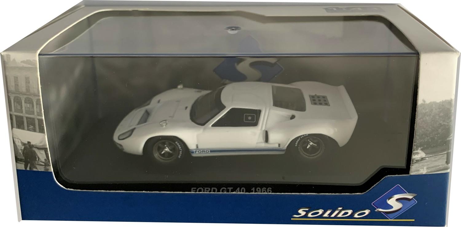 Ford GT40 1966 in white 1:43 scale model from Solido