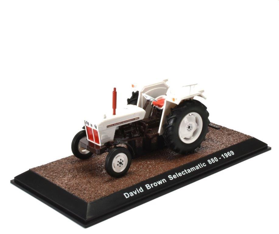 David Brown Selectamatic 880 1969 in white 1:32 scale model from Atlas Editions