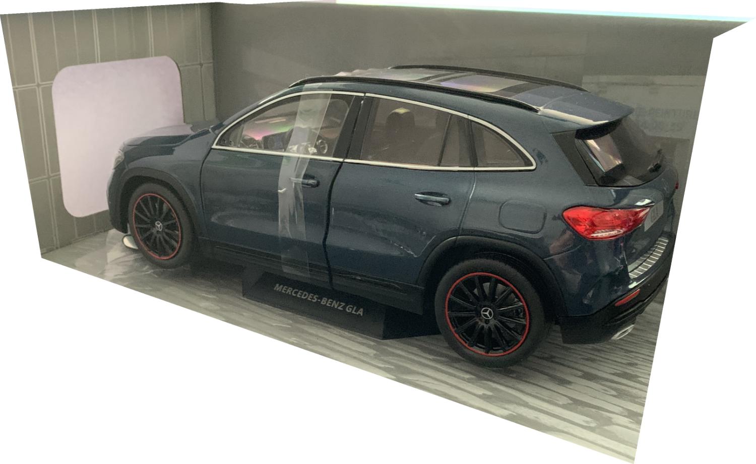 Mercedes Benz GLA, AMG Line in denim blue 1:18 scale model from Solido