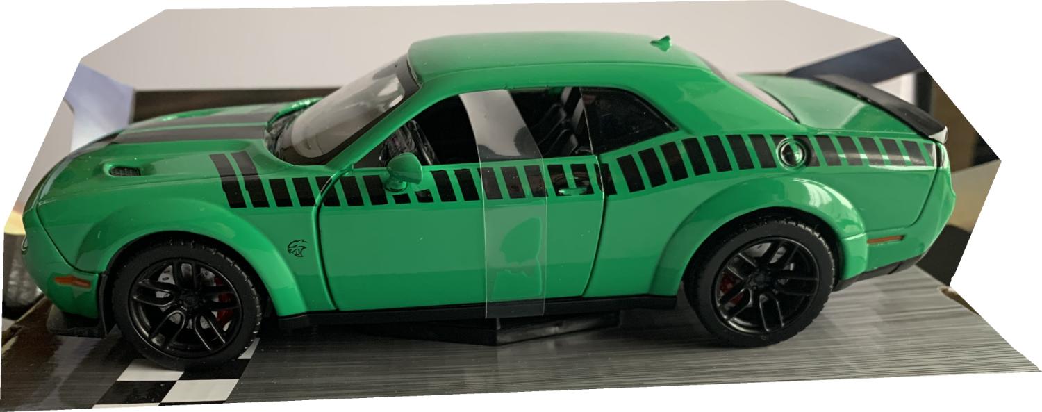 Dodge Challenger SRT Hellcat Widebody 2018 in green 1:24 scale model from Motormax, GT racing