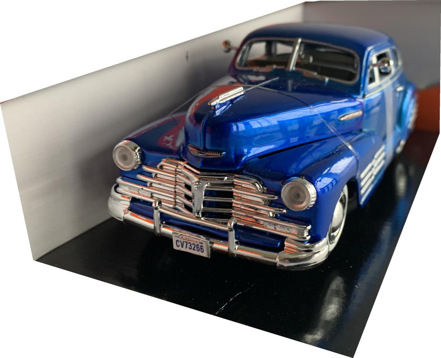 Chevrolet Aerosedan Fleetline 1948 in metallic blue 1:24 scale model from Motormax
